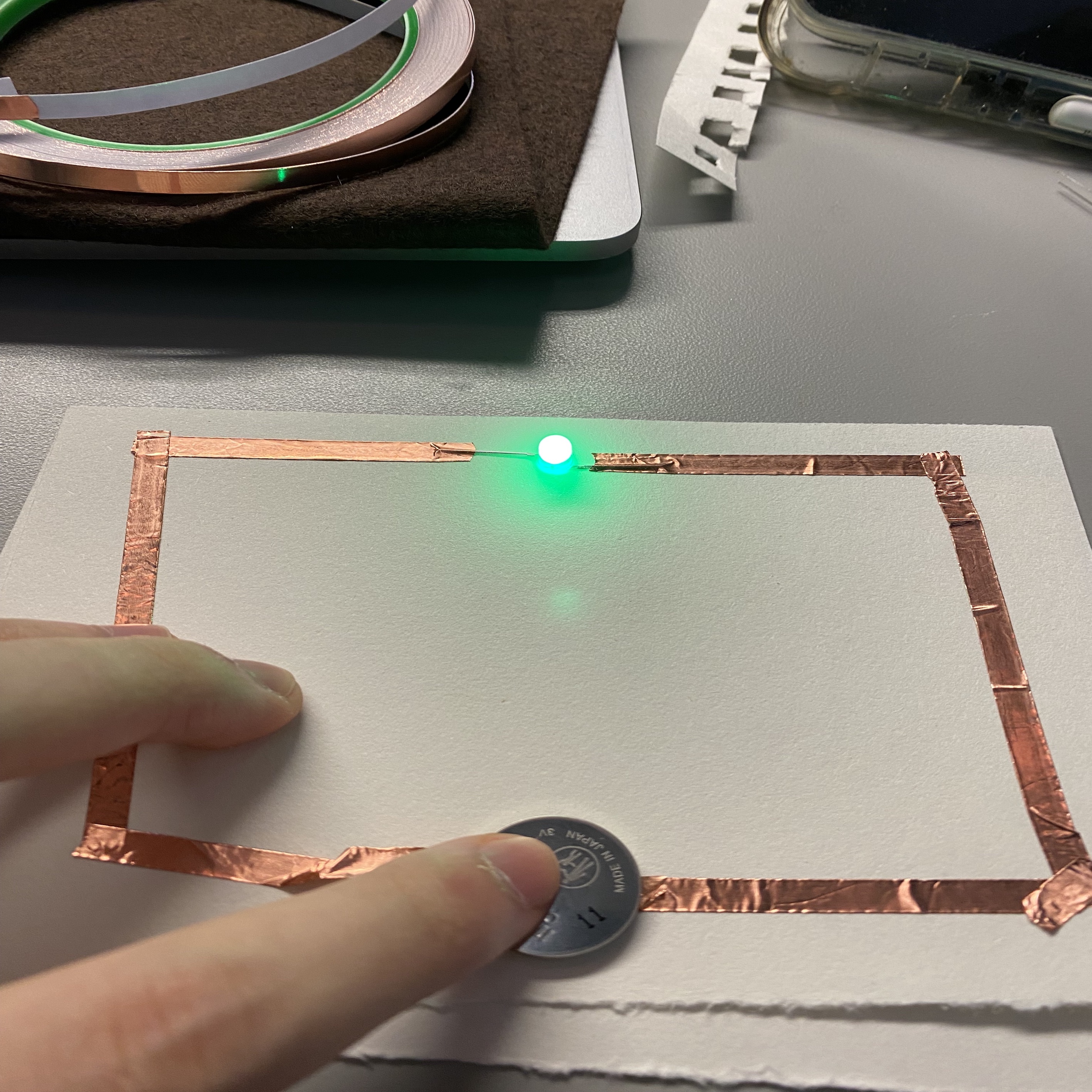 The first circuit I made (power-on).