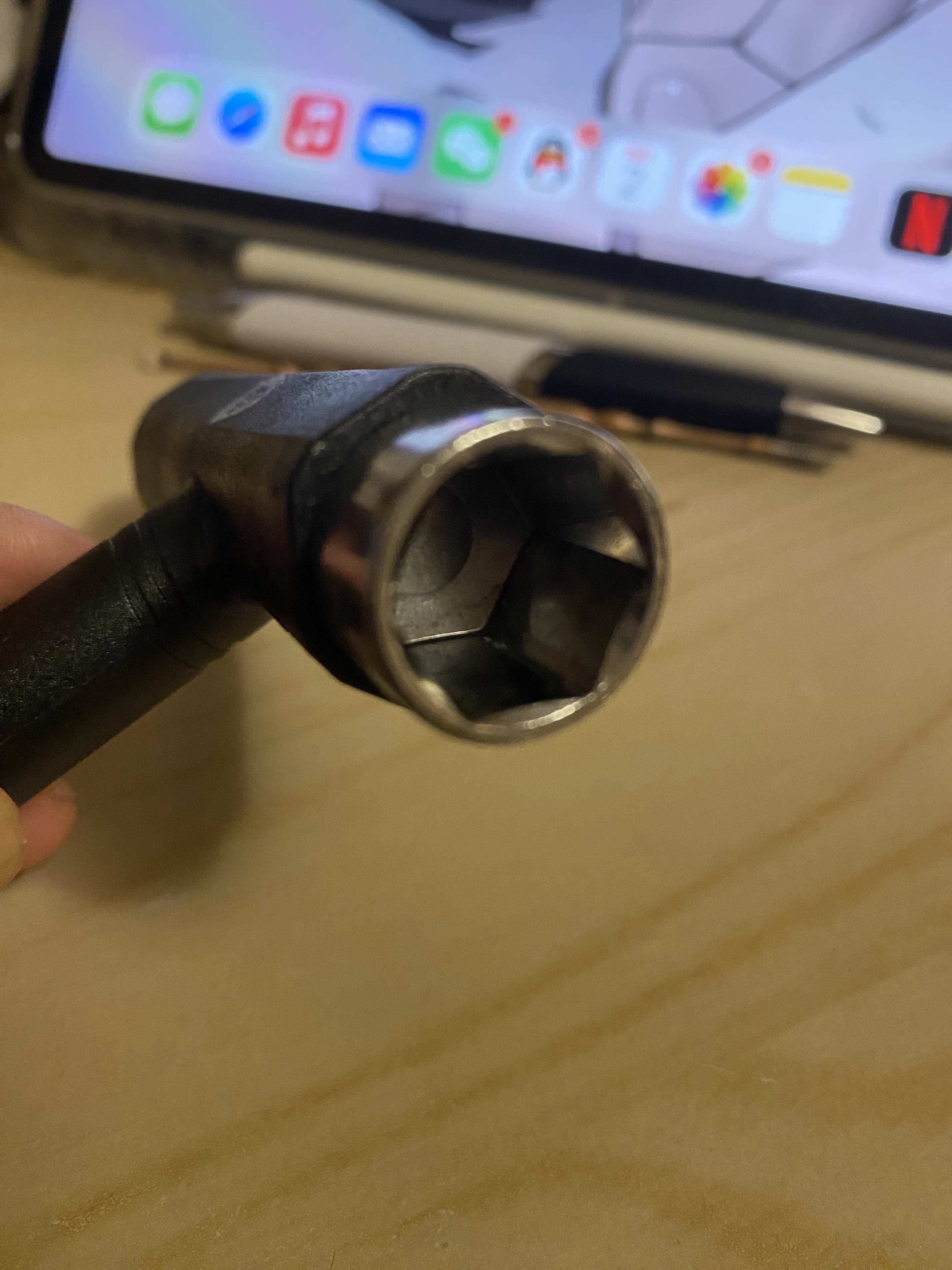 Shape of the wrench top